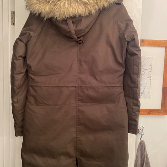 Aritzia Community Paradigm Parka Jacket Hood Faux Fur Pocket Zip - Picture 4 of 7